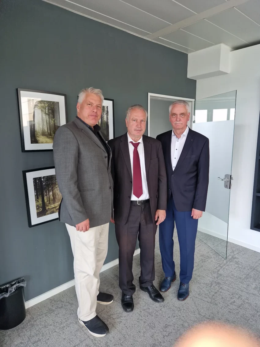 V. l. n. r.: Dr. Iring Wasser (ASIIN-Geschäftsführer), Dr. Heinz Leymann (ZBI-Vizepräsident), Prof. Dr. Christian-Andreas Schumann (ASIIN-Vorstand).