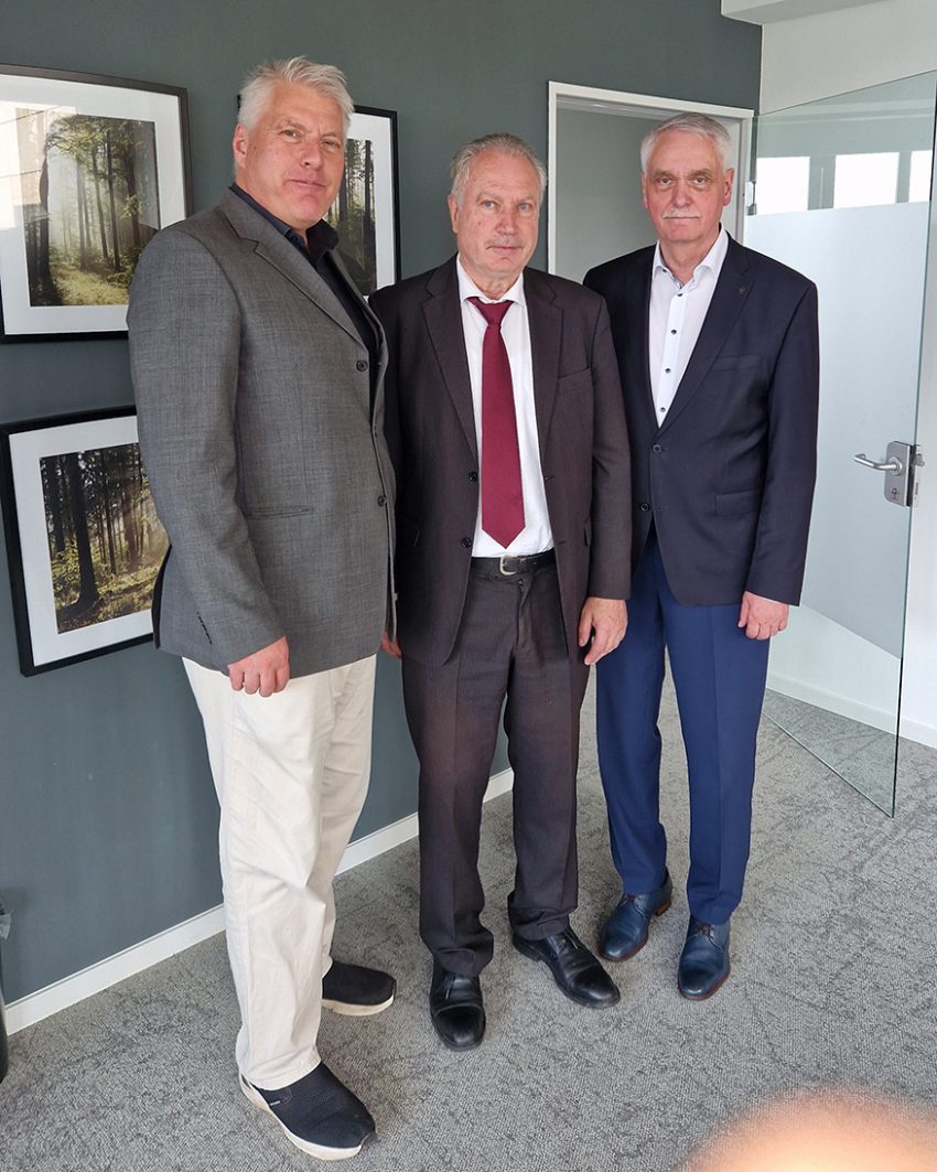 V. l. n. r.: Dr. Iring Wasser (ASIIN-Geschäftsführer), Dr. Heinz Leymann (ZBI-Vizepräsident), Prof. Dr. Christian-Andreas Schumann (ASIIN-Vorstand).